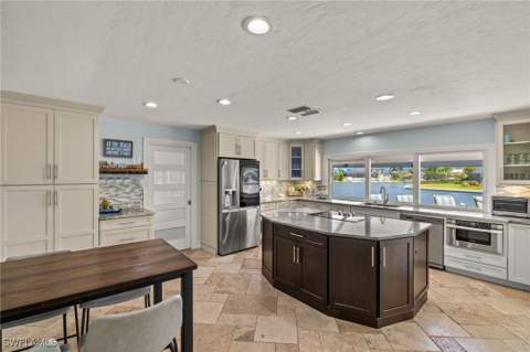 1236 Lamplighter Ct, Marco Island FL - photo 12 of 48
