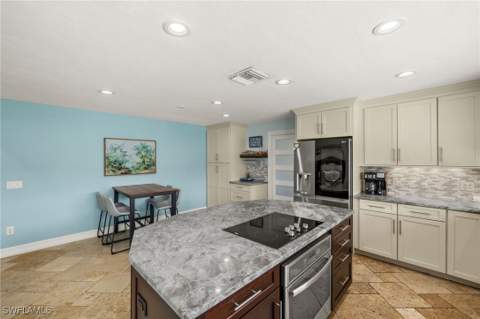 1236 Lamplighter Ct, Marco Island FL - photo 18 of 48