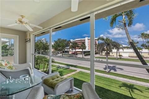 2500 Gulf Shore Blvd N N4, Naples FL - photo 13 of 27