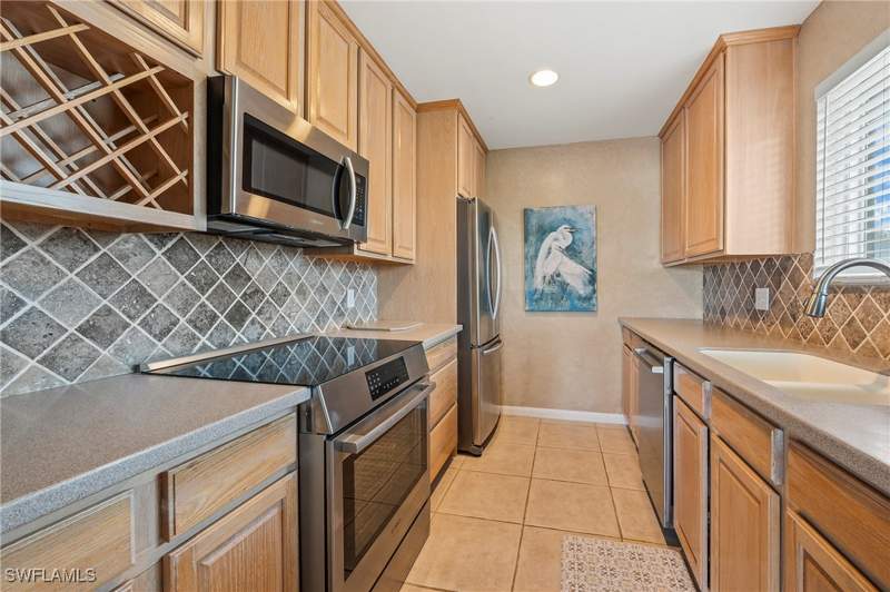 2 bedroom Condominium at 2500 Gulf Shore Blvd N N4, Yacht Harbor Manor, Naples — photo 3