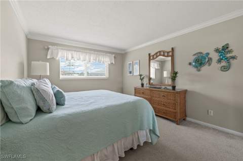 2500 Gulf Shore Blvd N N4, Naples FL - photo 7 of 27