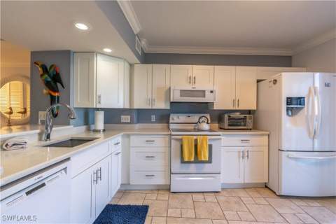 1085 Bald Eagle Dr E505, Marco Island FL - photo 8 of 50