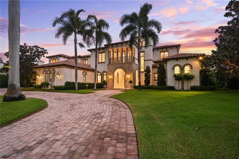 6 bedroom SingleFamilyResidence at 333 Sedgwick Ct, Bay Colony Shores, Naples — photo 1