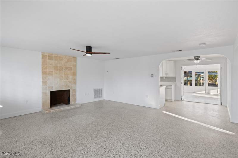 3 bedroom SingleFamilyResidence at 2631 Bayshore Dr, Gearys Addn To Matlacha, Matlacha — photo 2