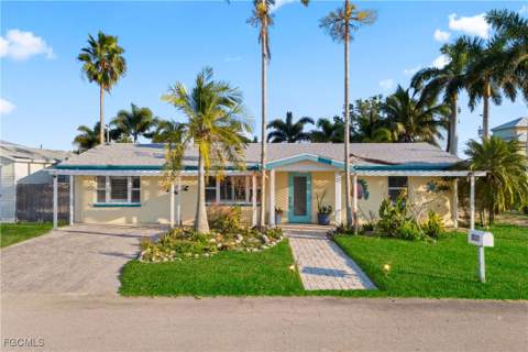 2631 Bayshore Dr, Matlacha FL - photo 23 of 34