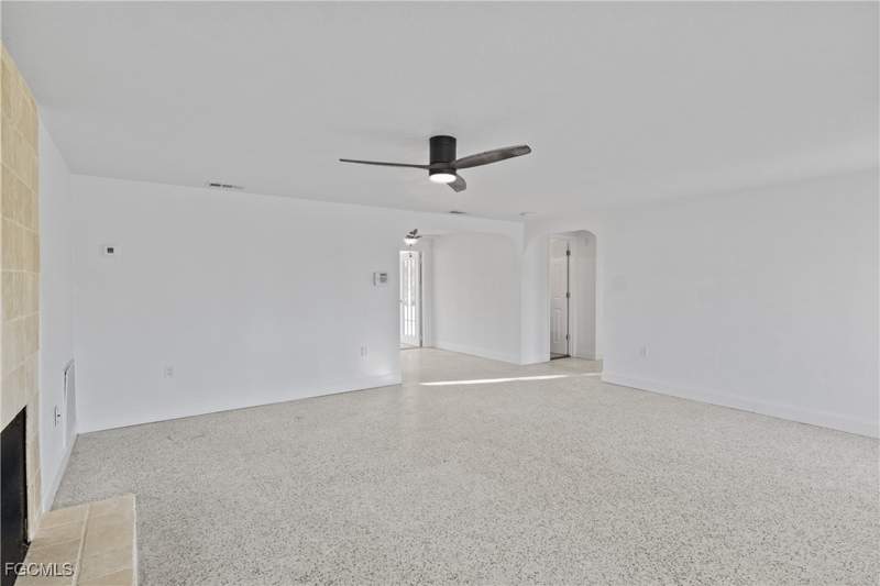 3 bedroom SingleFamilyResidence at 2631 Bayshore Dr, Gearys Addn To Matlacha, Matlacha — photo 4