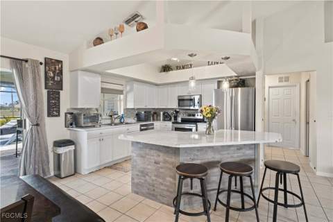 927 NW 12th Ter, Cape Coral FL - photo 11 of 34