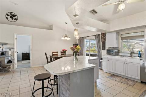 927 NW 12th Ter, Cape Coral FL - photo 12 of 34