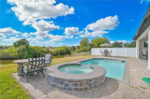 1308 SW 4th Ln, Cape Coral FL - photo 9 of 40