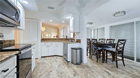 14805 Crooked Pond Ct, Fort Myers FL - photo 13 of 50