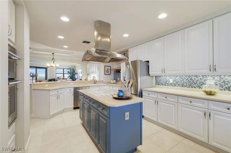 2 bedroom Condominium at 11620 Court Of Palms 303, Palmas Del Sol, Fort Myers — photo 5