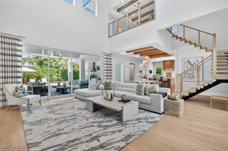 4 bedroom SingleFamilyResidence at 405 7th Ave N, Olde Naples, Naples — photo 3