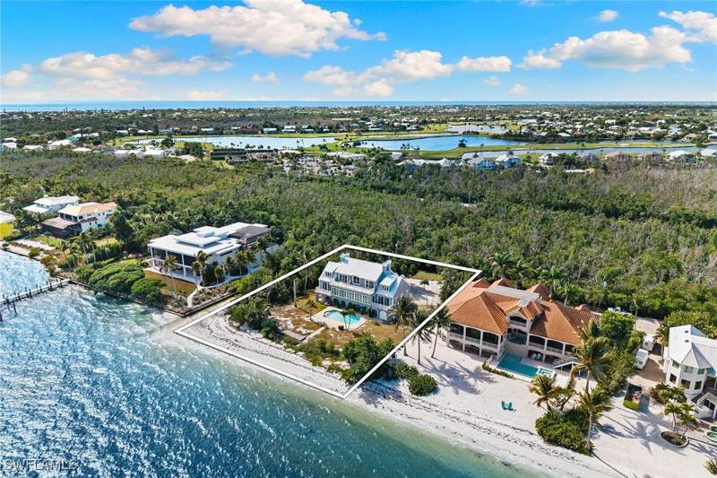 4 bedroom SingleFamilyResidence at 1069 Bird LN, RICHARDSONS O L SUBD, Sanibel — photo 5
