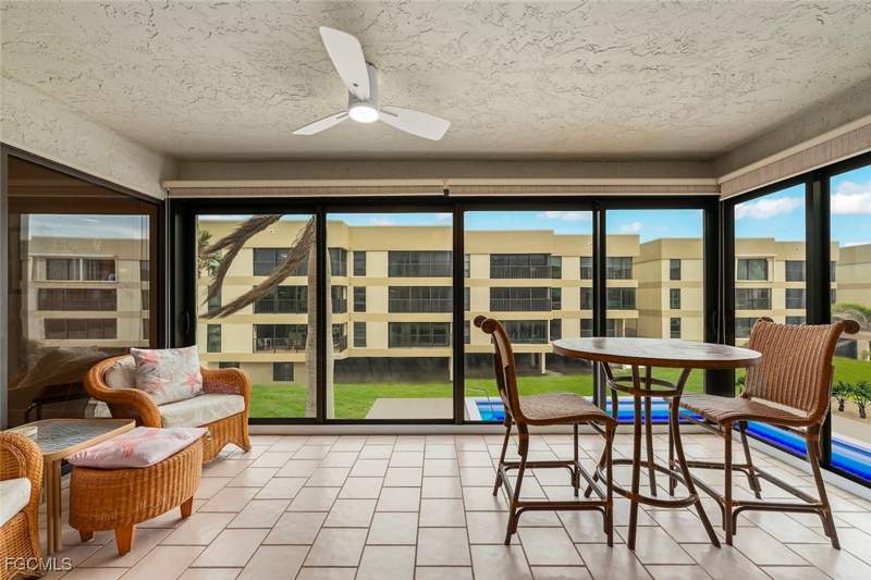 2 bedroom Condominium at 2721 W Gulf Dr 212, Kings Crown, Sanibel — photo 2