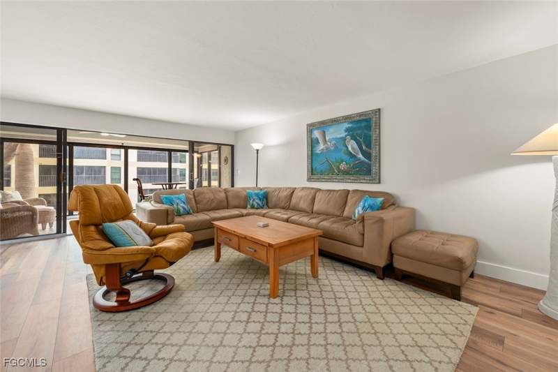 2 bedroom Condominium at 2721 W Gulf Dr 212, Kings Crown, Sanibel — photo 3