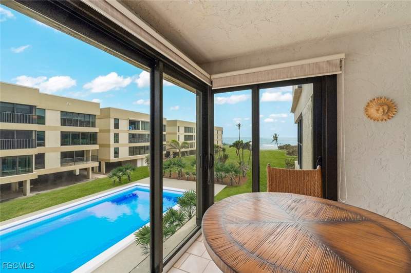 2 bedroom Condominium at 2721 W Gulf Dr 212, Kings Crown, Sanibel — photo 4