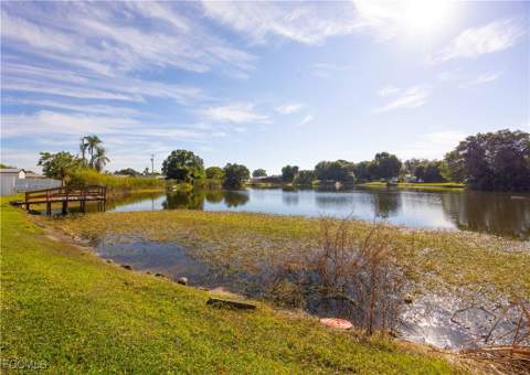 275 Lakeview Dr, North Fort Myers FL - photo 13 of 15