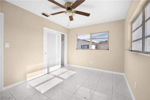275 Lakeview Dr, North Fort Myers FL - photo 7 of 15