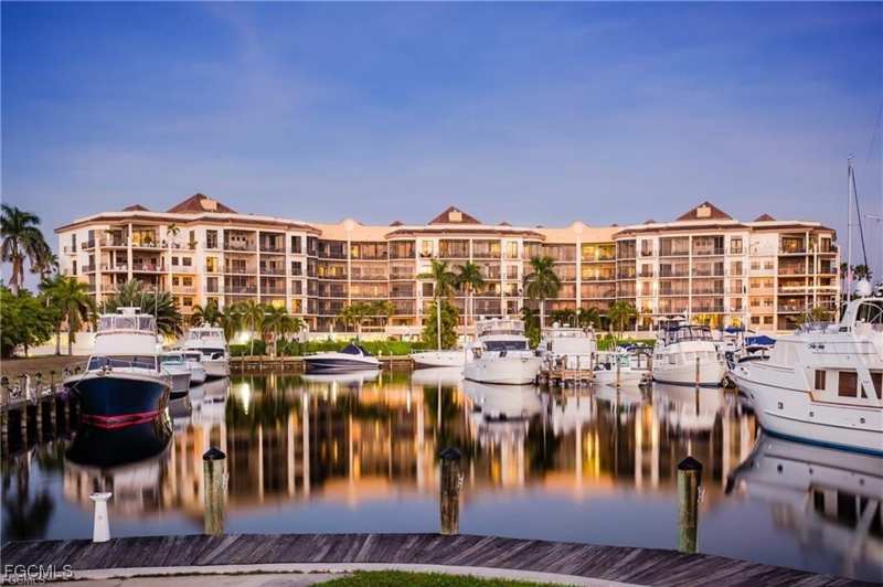 3 bedroom Condominium at 5704 Cape Harbour Dr 105, Cape Harbour, Cape Coral — photo 1