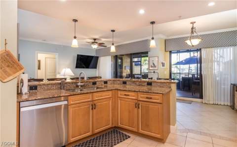 5704 Cape Harbour Dr 105, Cape Coral FL - photo 15 of 50