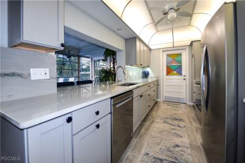 220 Albatross St, Fort Myers Beach FL - photo 15 of 43