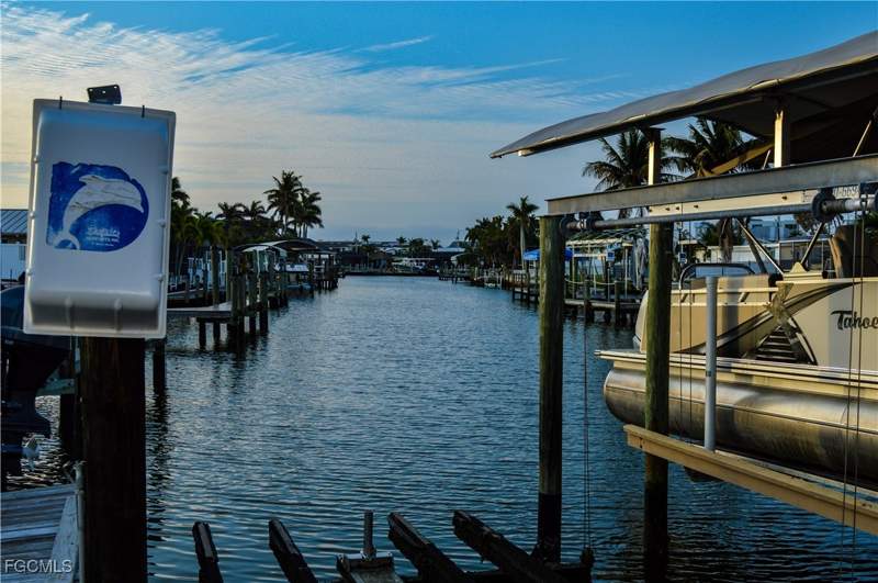 3 bedroom SingleFamilyResidence at 220 Albatross St, Fairview Isles, Fort Myers Beach — photo 3