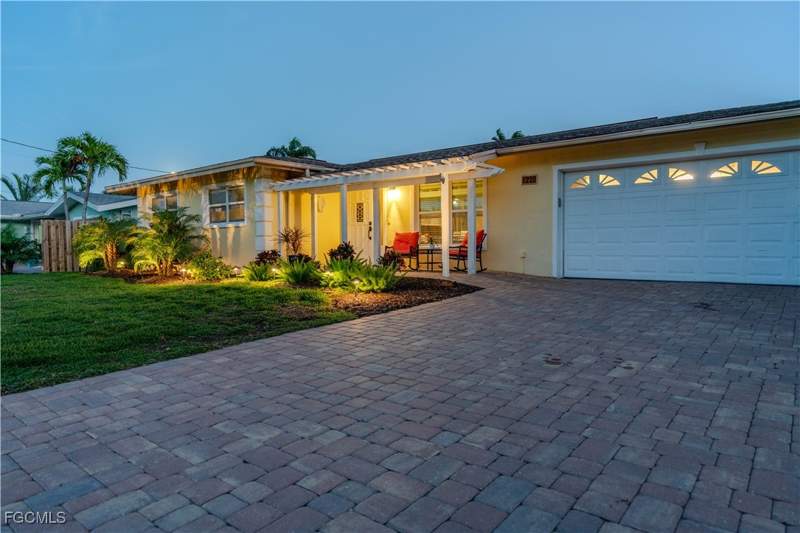 3 bedroom SingleFamilyResidence at 220 Albatross St, Fairview Isles, Fort Myers Beach — photo 4