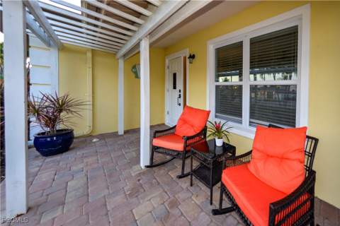220 Albatross St, Fort Myers Beach FL - photo 7 of 43