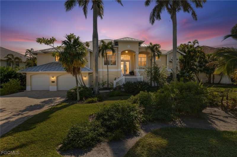 3 bedroom SingleFamilyResidence at 785 Birdie View Pt, Beachview Country Club Estates, Sanibel — photo 1