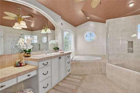 785 Birdie View Pt, Sanibel FL - photo 18 of 36