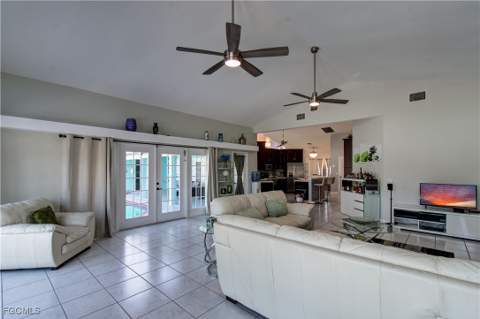 4332 Country Club Blvd, Cape Coral FL - photo 16 of 45