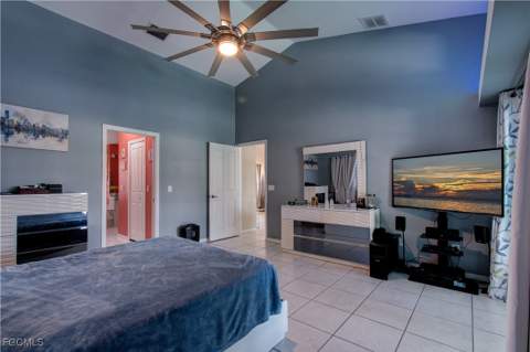 4332 Country Club Blvd, Cape Coral FL - photo 18 of 45