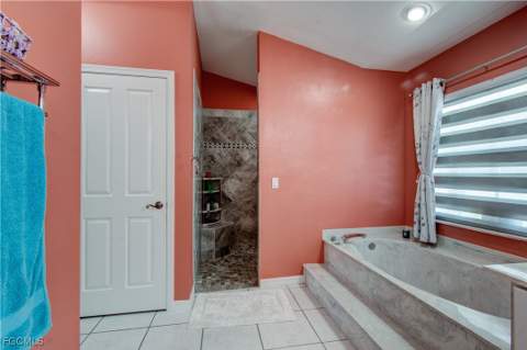 4332 Country Club Blvd, Cape Coral FL - photo 23 of 45