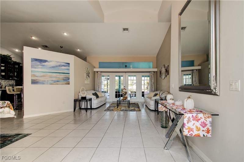 3 bedroom SingleFamilyResidence at 4332 Country Club Blvd, Cape Coral, Cape Coral — photo 3