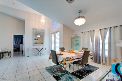4332 Country Club Blvd, Cape Coral FL - photo 7 of 45