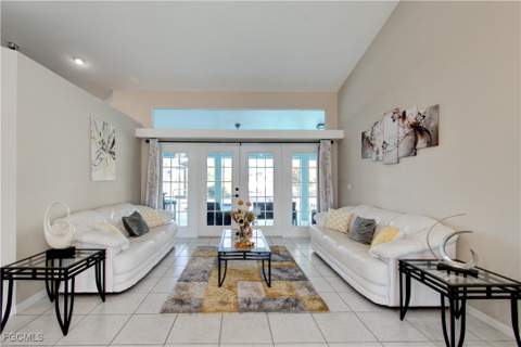 4332 Country Club Blvd, Cape Coral FL - photo 8 of 45