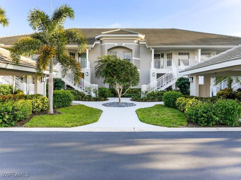 2 bedroom Condominium at 2220 Chesterbrook Ct 6-202, Heatherwood, Naples — photo 2