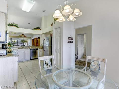 2220 Chesterbrook Ct 6-202, Naples FL - photo 6 of 32