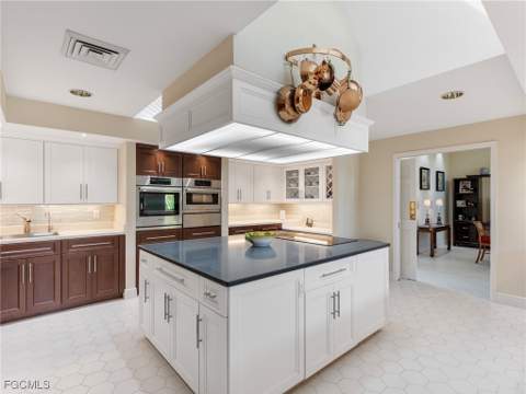 1299 Plumosa Dr, Fort Myers FL - photo 19 of 50