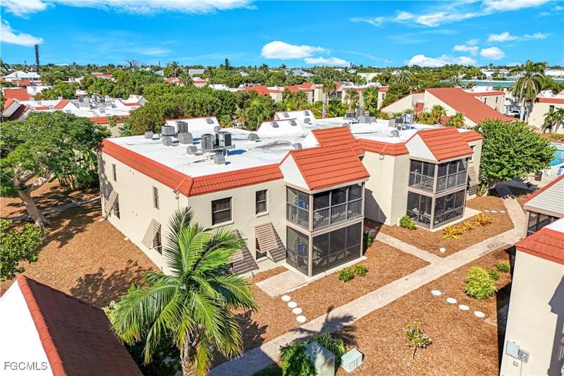 2 bedroom Condominium at 845 E Gulf Dr 422, Sanibel Moorings Condo, Sanibel — photo 4
