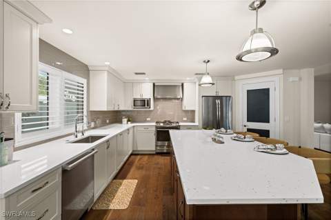 2499 10th St N, Naples FL - photo 11 of 33