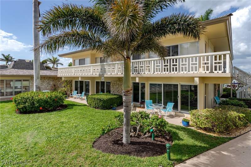 2 bedroom Condominium at 1215 Edington Pl J1/J2, Ville De Marco, Marco Island — photo 2