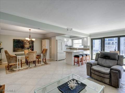 3200 Gulf Shore Blvd N 204, Naples FL - photo 10 of 29