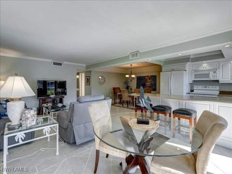 3200 Gulf Shore Blvd N 204, Naples FL - photo 15 of 29