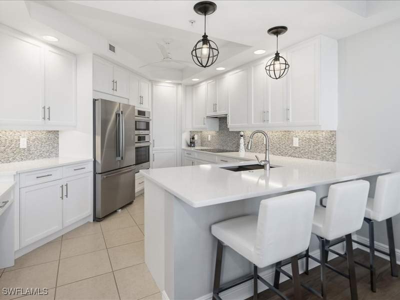 3 bedroom Condominium at 445 Cove Tower Dr 704, Montego At Cove Towers, Naples — photo 2