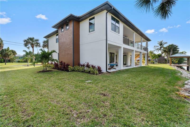 4 bedroom SingleFamilyResidence at 18190 Pioneer Rd, Fort Myers, Fort Myers — photo 5