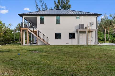 18190 Pioneer Rd, Fort Myers FL - photo 6 of 49