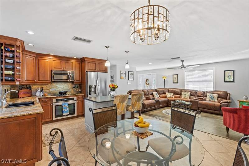 3 bedroom SingleFamilyResidence at 2569 Outrigger Ln, Coconut River, Naples — photo 4