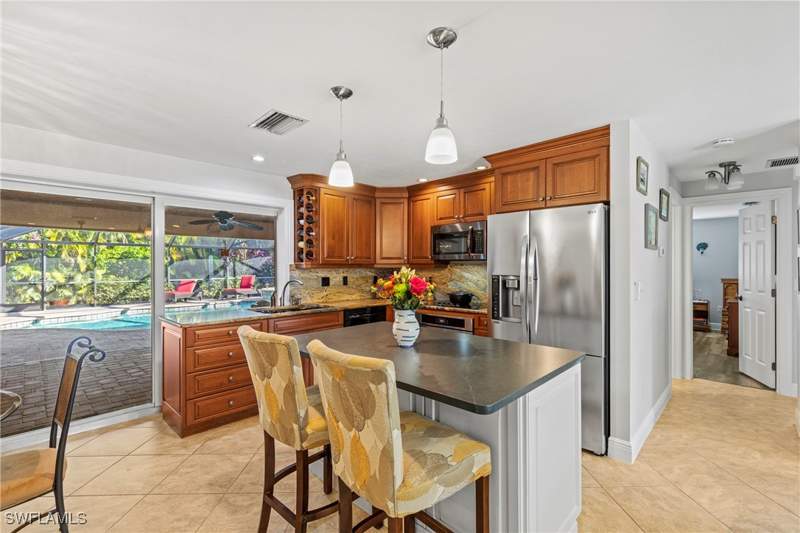 3 bedroom SingleFamilyResidence at 2569 Outrigger Ln, Coconut River, Naples — photo 5