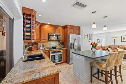 2569 Outrigger Ln, Naples FL - photo 6 of 31